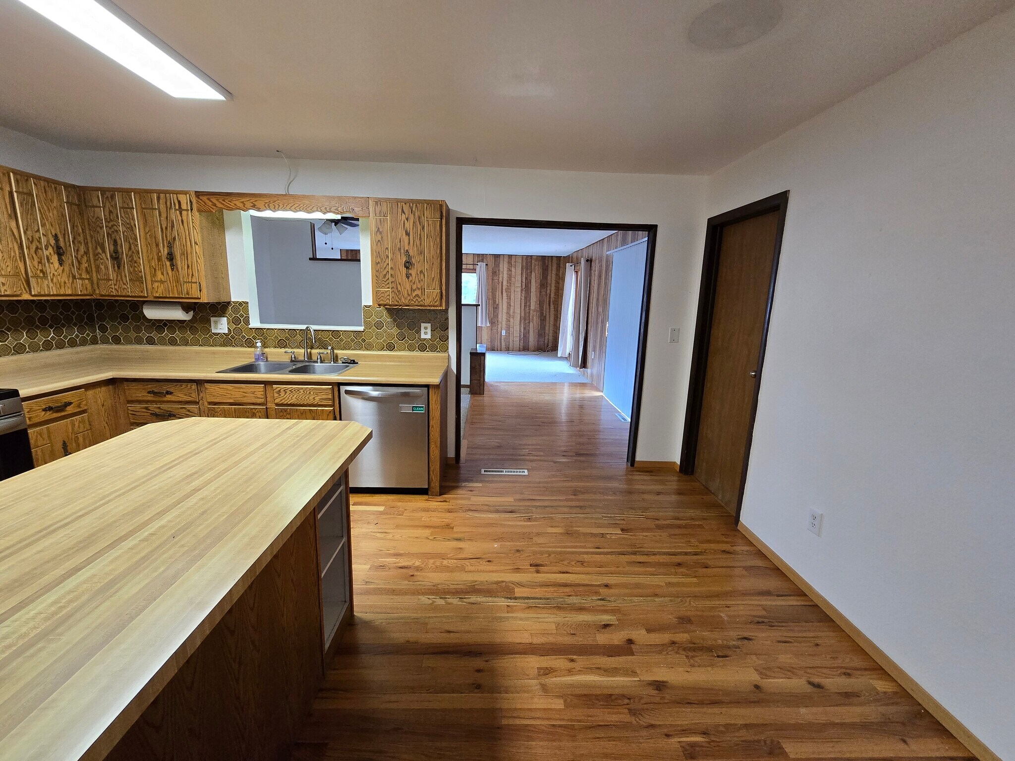 Building Photo - 403 Greenway Dr