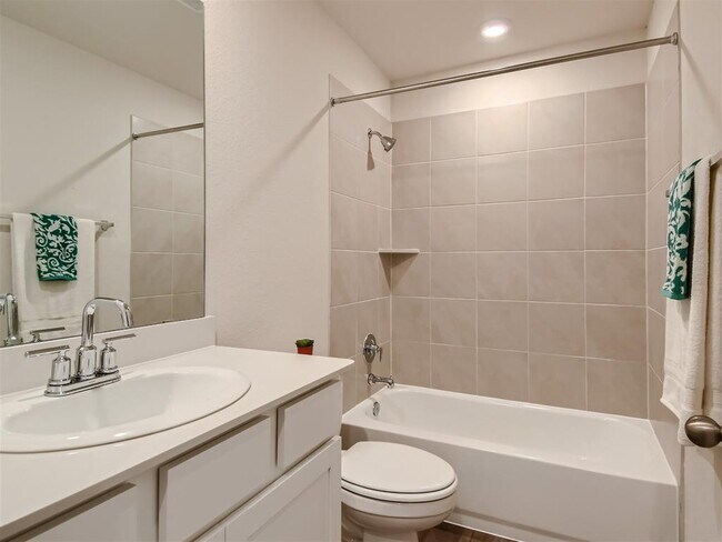 Building Photo - 512 Dayspring Cv