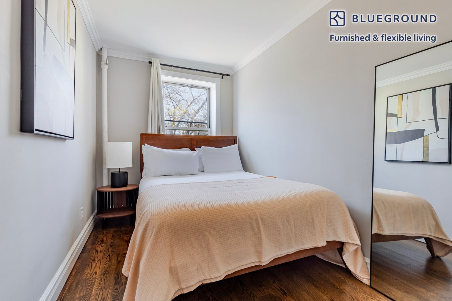 Building Photo - 562 Hudson St