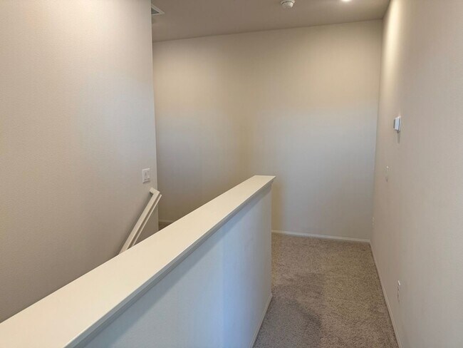 Building Photo - Beautiful House in the heart of Temecula -...