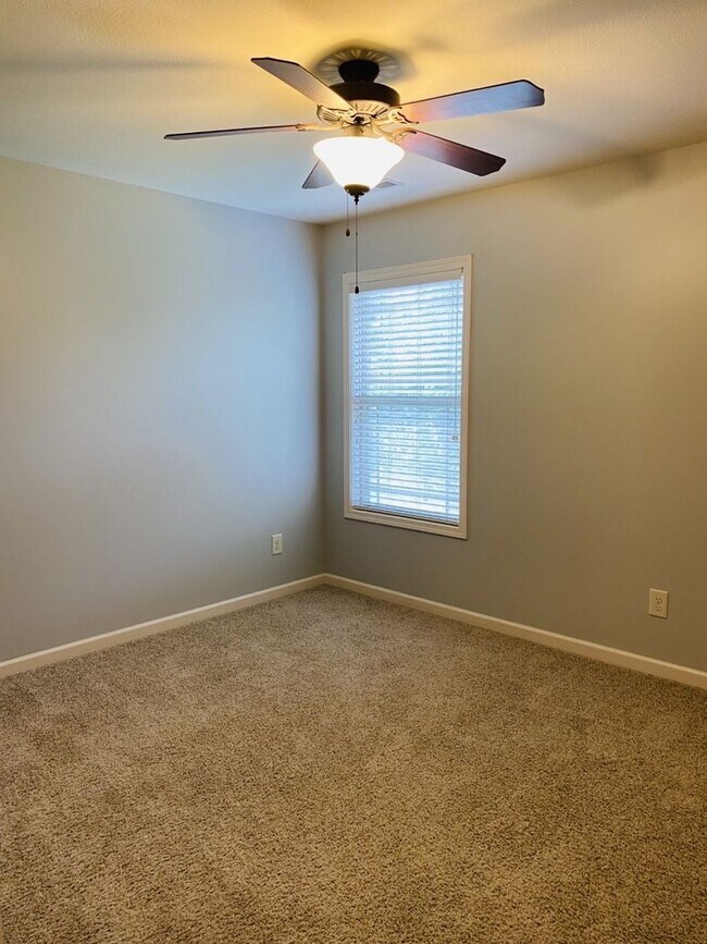 Building Photo - 1132 Chinook Cir