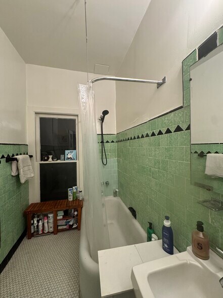 Bathroom - 3459 Winslow Dr