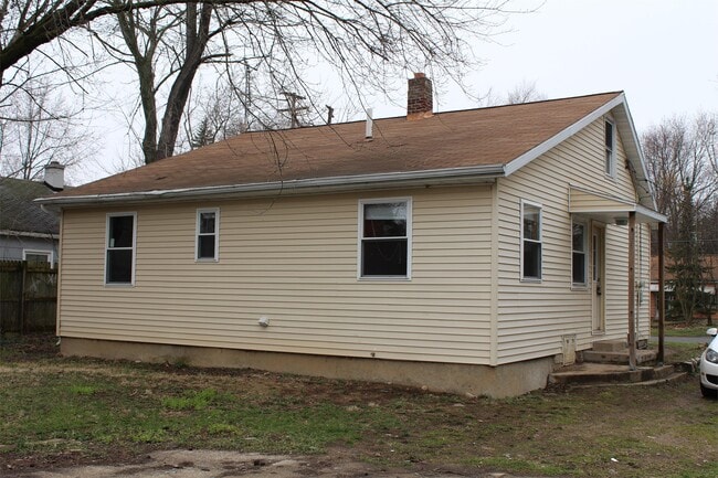 Building Photo - 1519 Baker Dr