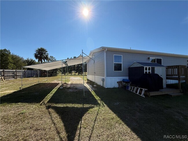 Building Photo - 5469 W Grovepark Rd