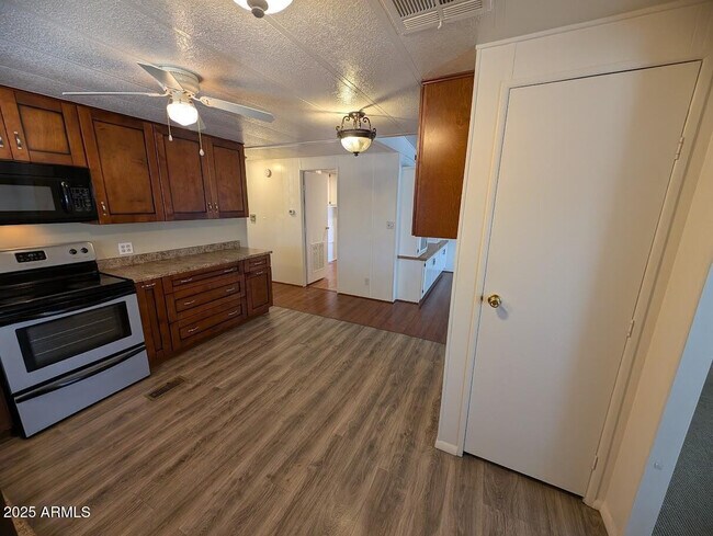 Building Photo - 18003 N 2nd St