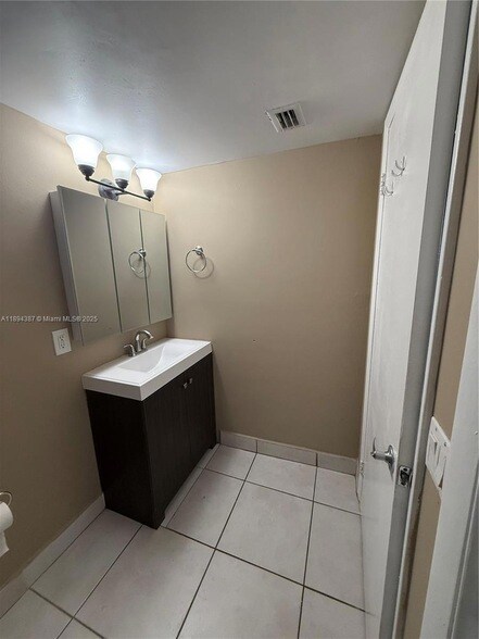 Building Photo - 8215 SW 152nd Ave