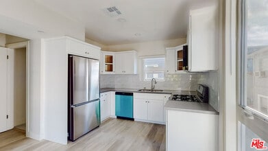 Building Photo - 236 Rosemont Ave