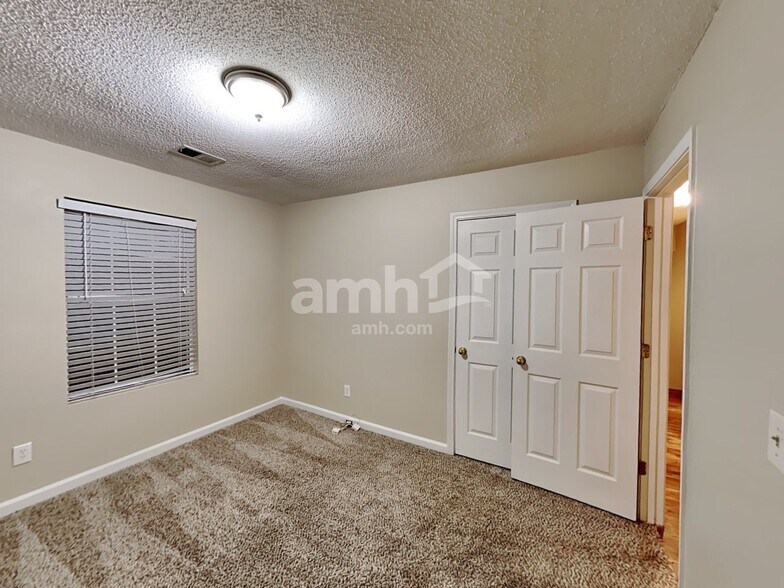 Building Photo - 4845 Chasestone Ct