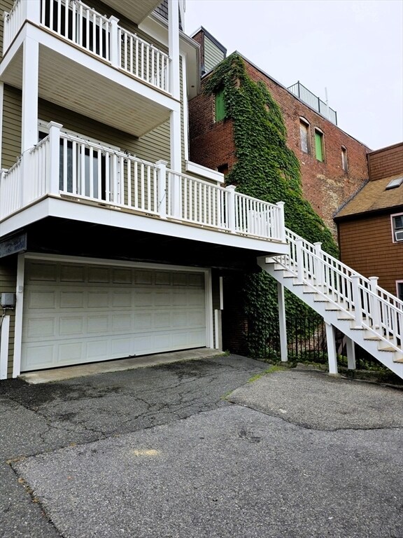 Building Photo - 242 Bunker Hill St