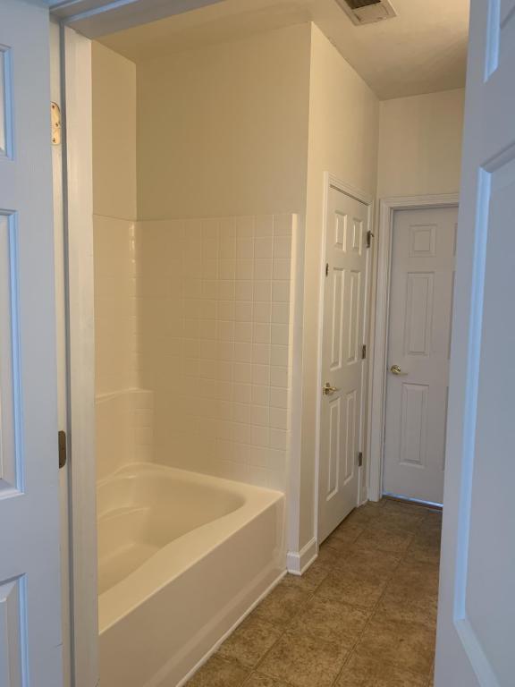 Building Photo - 172 Zinnia Dr