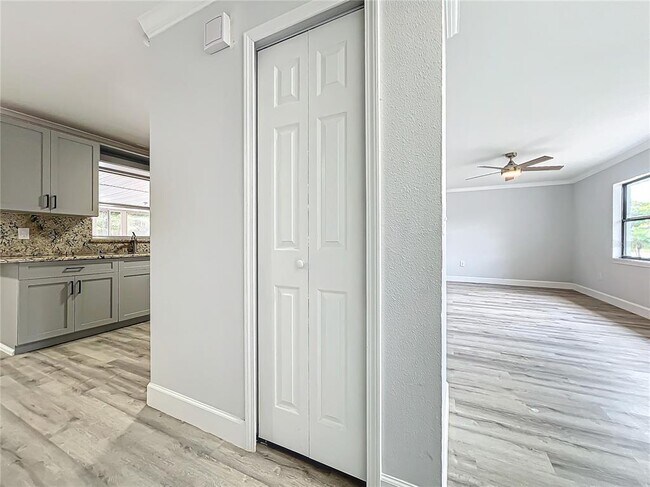 Building Photo - 3230 Caulfield St