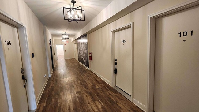 Building Photo - 2318 E Main St