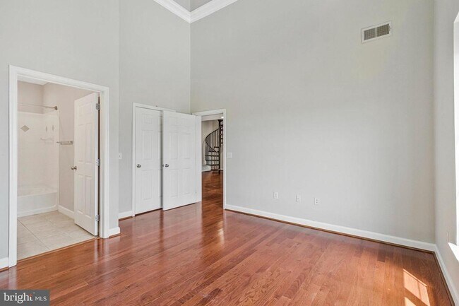 Building Photo - 501 Hungerford Dr