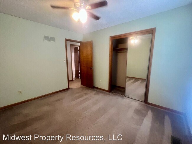 Building Photo - 3 br, 2 bath House - 1100 NE Ball Dr