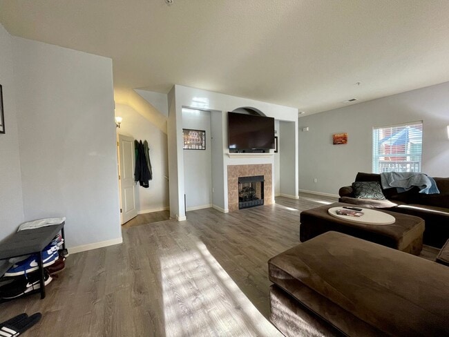 Building Photo - Sherwood Corner 3 Bed 2.5 Bath Townhome on top floor~  Reserved Parking and Washer & Dryer and Co...