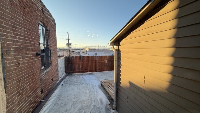 Building Photo - 1447 S Broadway