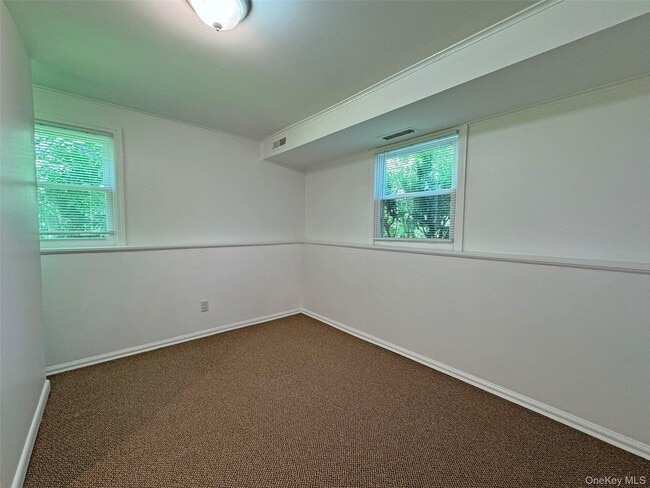 Building Photo - 3 Stonewall Ln