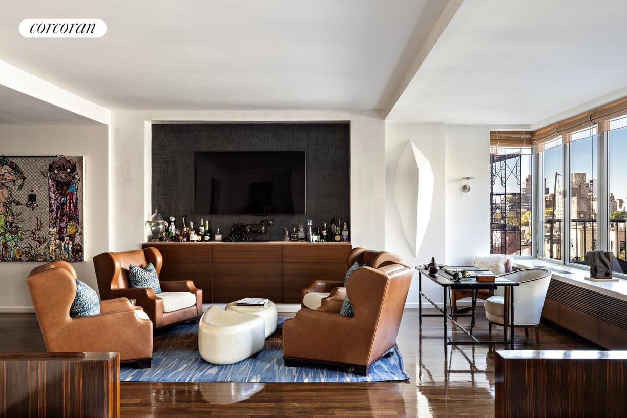 Building Photo - 224 W 18th St