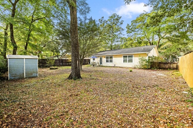 Building Photo - 310 Goldenrod Ct