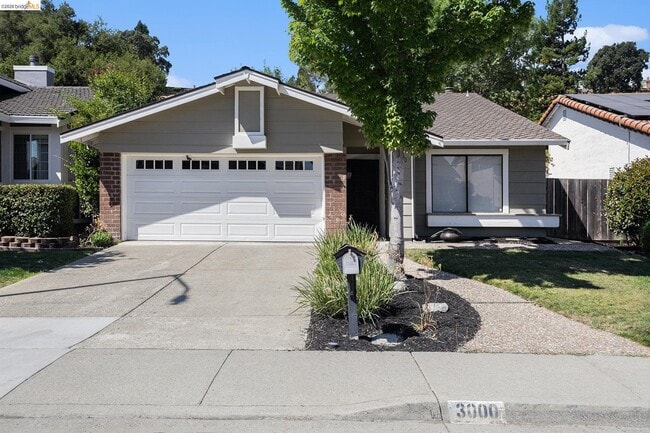 Building Photo - 3000 Sombrero Cir