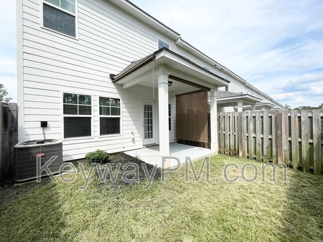 Building Photo - 301 Sumac Trail