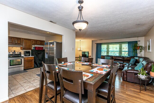 Building Photo - 3008 Tuscaloosa Ln