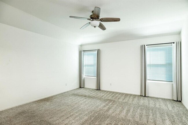 Building Photo - 717 Xanadu Dr