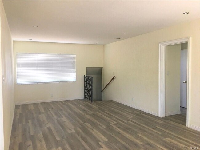 Building Photo - 976 E Edgecomb St