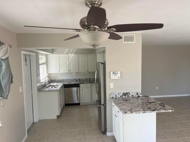 Building Photo - 325 Ocean Breeze