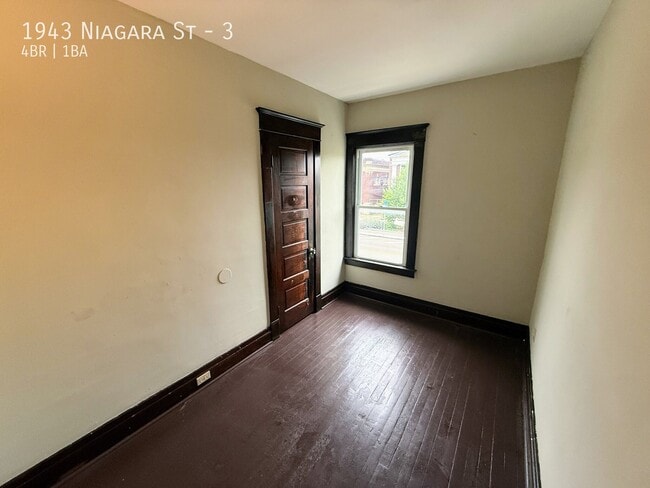 Building Photo - 1943 Niagara St