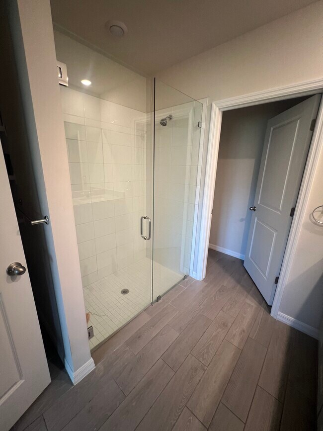 Building Photo - 43699 Cattleman Dr