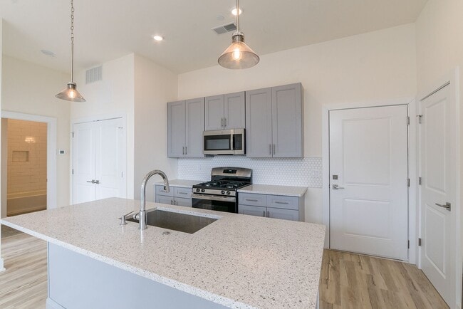 Building Photo - Luxury Northern Liberties Condo