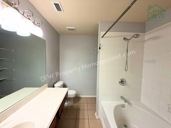 Building Photo - Charming 3 Bed / 2 Bath Home for Lease in Heritage Glen — Fort Worth