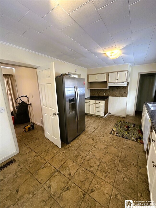 Building Photo - 481 Fairmount Ave