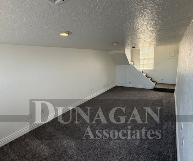 Building Photo - PRICE REDUCED !! OPEN HOUSE ON  1/15 2:45-2:55 2 Bedroom - 1 Bath home!!