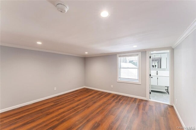 Building Photo - 5 Carlton Ave