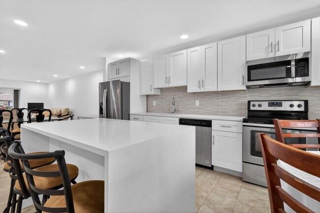 Building Photo - 5093 Privet Pl
