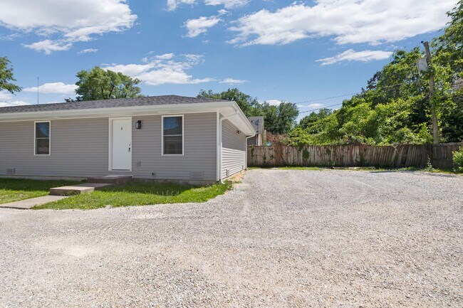 Building Photo - 1653 N Patterson Ave