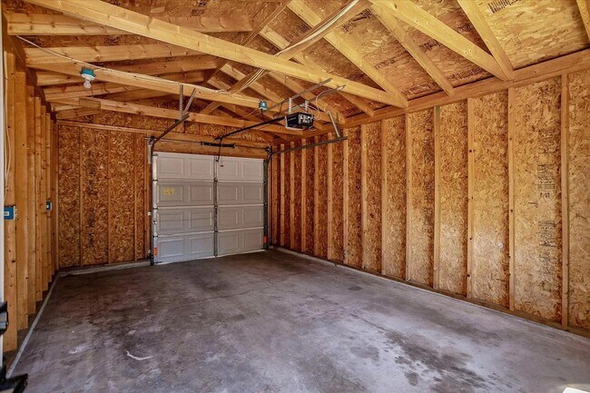 Building Photo - 3BD, 2BA House for Lease in Highlands Square