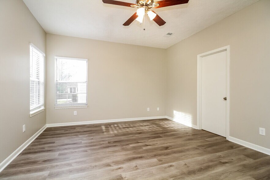 Building Photo - 2212 Oak Barrel Ln