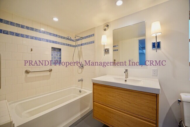 Building Photo - Available now!  3 Bedroom Gerstle Park home