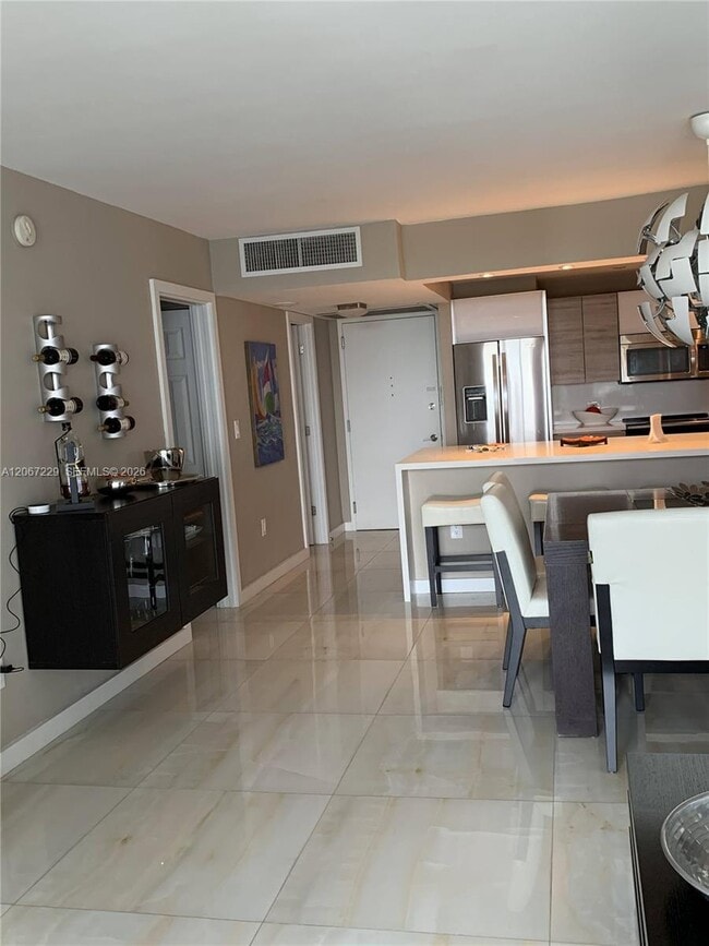 Building Photo - 5701 Collins Ave