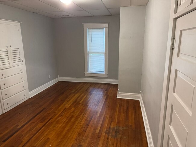 Building Photo - Nice updated house in a quiet neighborhood