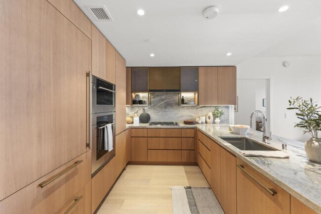 Building Photo - 1100 Ala Moana Blvd