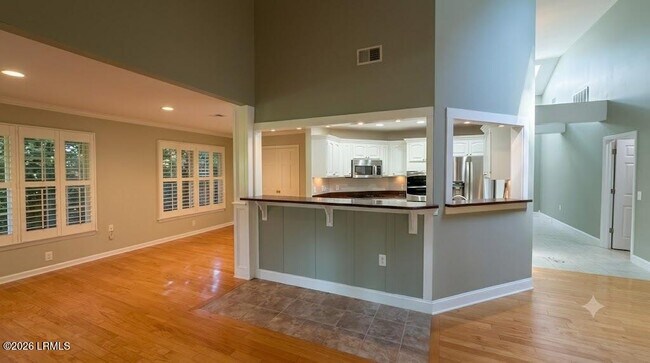 Building Photo - 1305 Rowland Dr