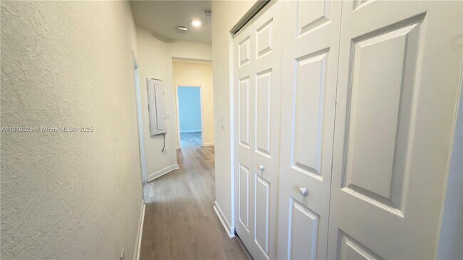 Building Photo - 10337 W 34th Ln