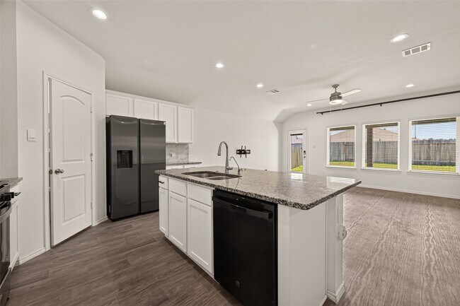 Building Photo - 14224 Dream Rd