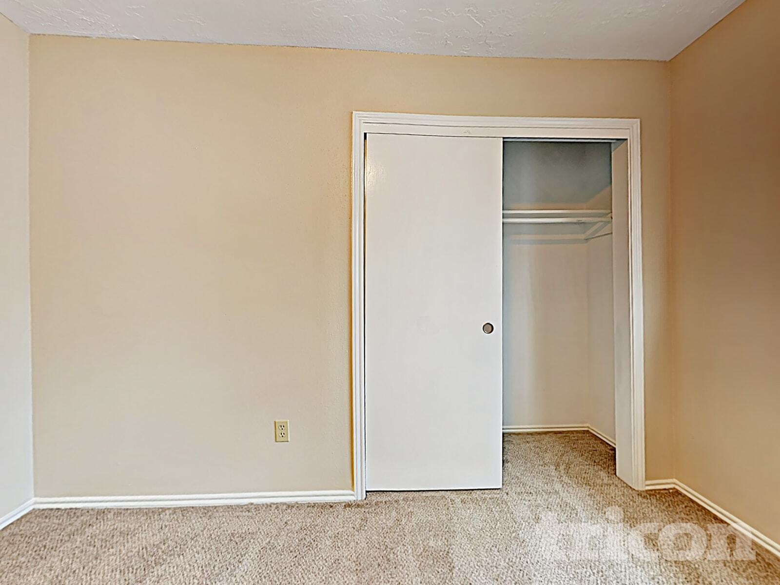 Building Photo - 6922 Clee Ln