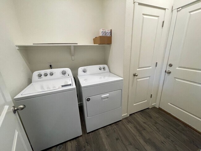 Building Photo - ADORABLE 3 BEDROOM HOME IN LORSON RANCH!!!...