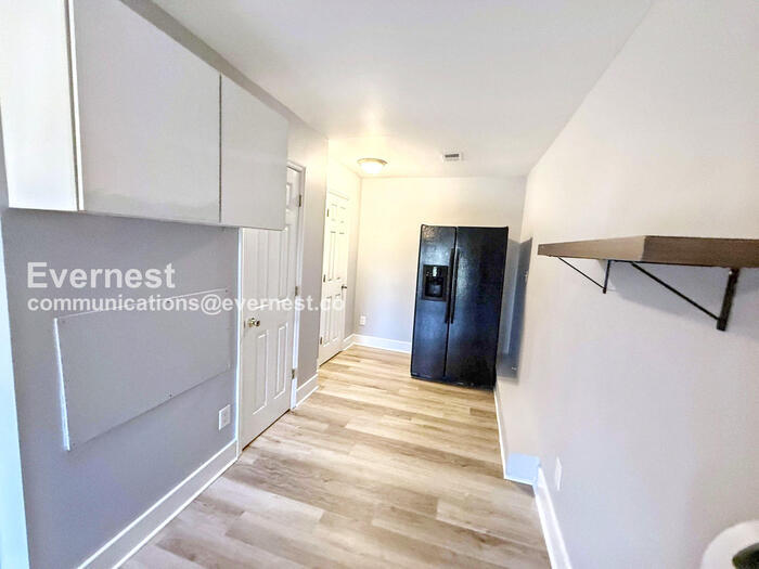 Building Photo - 1406 17th Ave S